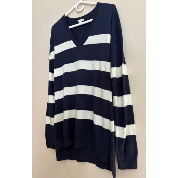 GAP Eversoft V-Neck Sweater in Navy & White Stripes Size Medium TALL - Picture 5 of 8
